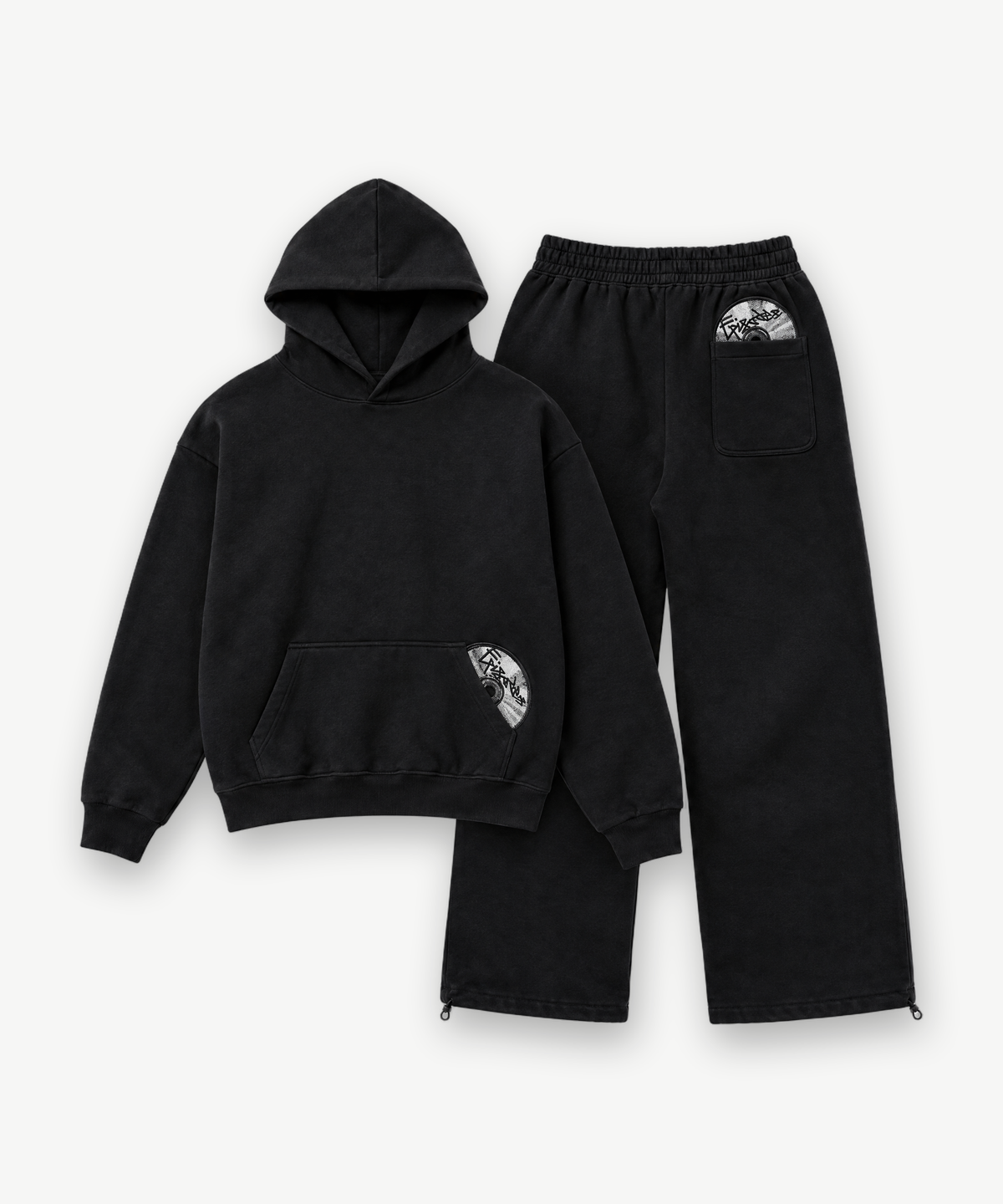 ECHO - TRACKSUIT in Schwarz, Hoodie und Jogger als Set freigestellt